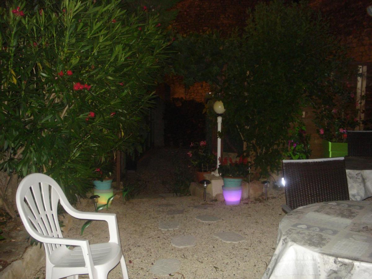 Locastillon ภายนอก รูปภาพ